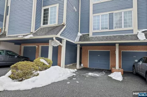 243 Cambridge Dr, Ramsey, NJ 07446