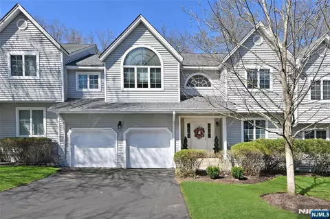 15 Drake Dr #G2, Hillsdale, NJ 07642