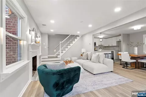 77 Chestnut Dr, Wayne, NJ 07470