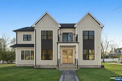 1 Breton Pl, Livingston, NJ 07039