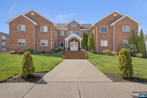 199 Union Ave #2F, Rutherford, NJ 07070