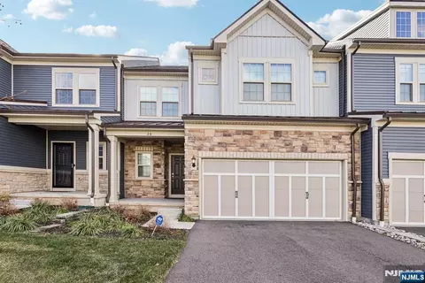 28 Dahlia Dr, Warren, NJ 07059