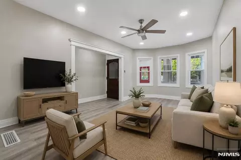 31 Claremont Ave, Jersey City, NJ 07305