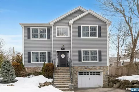 51 Terrace St, Park Ridge, NJ 07656