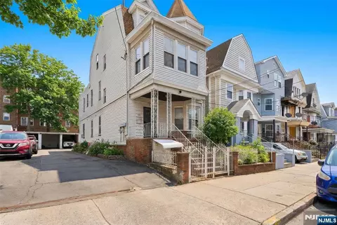 305 Clifton Ave, Newark, NJ 07104