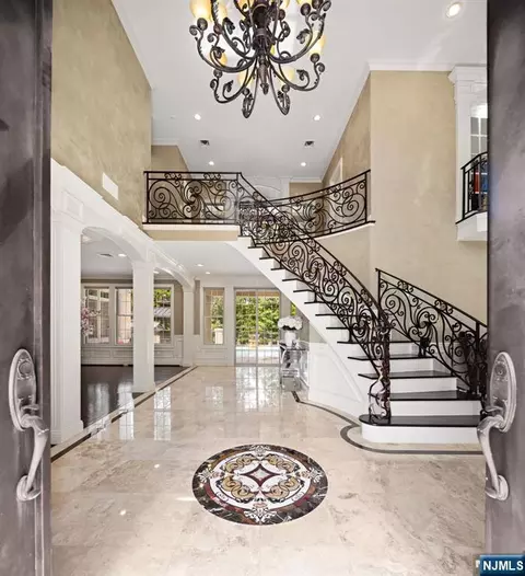 Entry Way - 56 Lilac Ln, Paramus, NJ 07652 photo 1 of 4