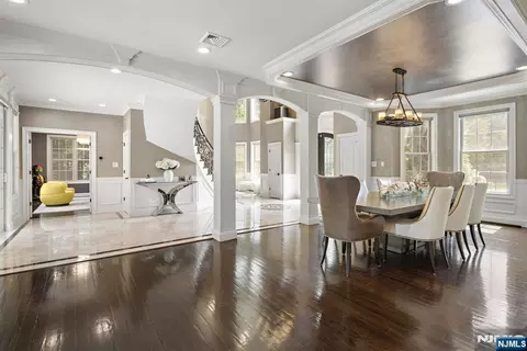 Entry Way - 56 Lilac Ln, Paramus, NJ 07652 photo 2 of 4