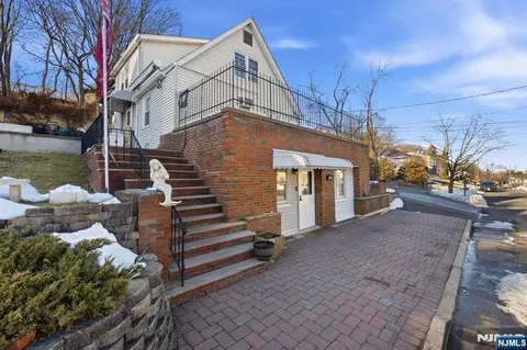 160 Barnert Ave, Totowa, NJ 07512