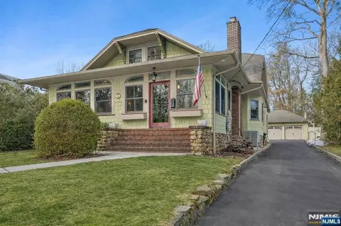56 Park Ave, Glen Rock, NJ 07452
