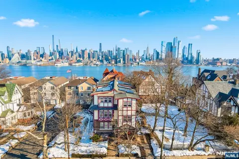 12-14 King Ave, Weehawken, NJ 07086