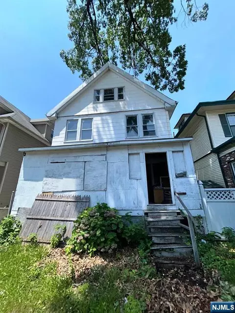 101 22nd St, East Orange, NJ 07017