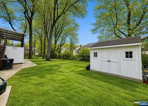 Exterior - 274 Seton Hall Dr, Paramus, NJ 07652 photo 3 of 3