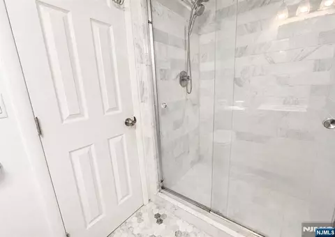 Bath - 274 Seton Hall Dr, Paramus, NJ 07652 photo 3 of 3
