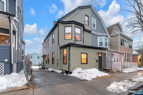 44 Stuyvesant Ave, Newark, NJ 07106