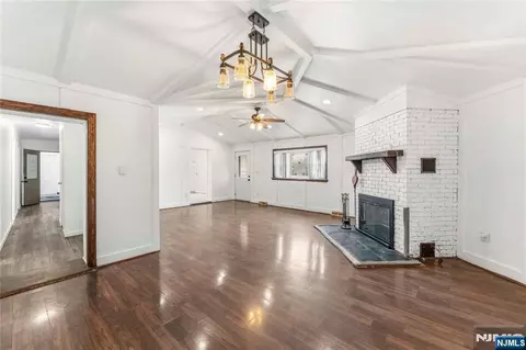 28 Butler St, Clifton, NJ 07011