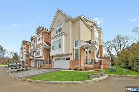 106 Brandon Ct, Montvale, NJ 07645