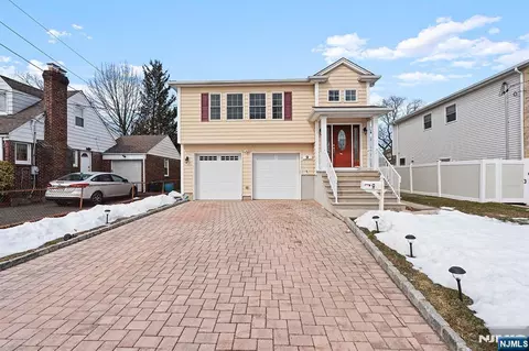 9 15th Ave, Elmwood Park, NJ 07407