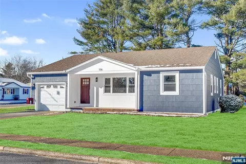136 Georgetown Rd, Toms River, NJ 08757