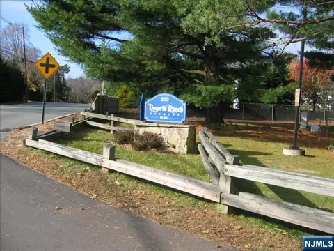 600 127 Pulis Ave, Mahwah, NJ 07430
