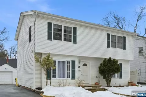 260 Hamilton Rd, Teaneck, NJ 07666