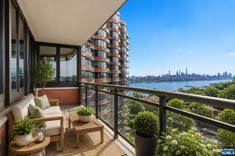 100 Carlyle #9DS, Cliffside Park, NJ 07010