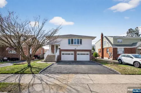 1-20 Kenneth Ave, Fair Lawn, NJ 07410