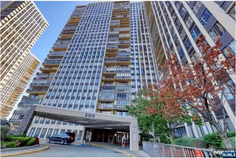 200 Winston Dr #2201, Cliffside Park, NJ 07010