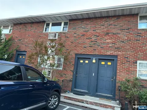 50 Main St #2A, Lodi, NJ 07644