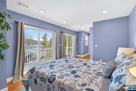 49 Birch Pkwy, Sparta, NJ 07871