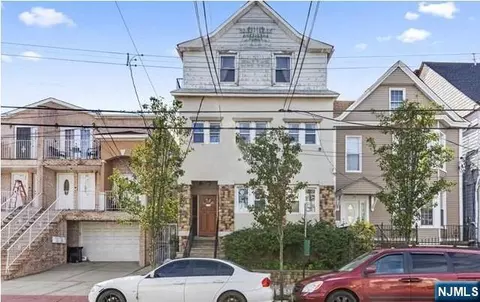 615 15th St #3, Union City, NJ 07087