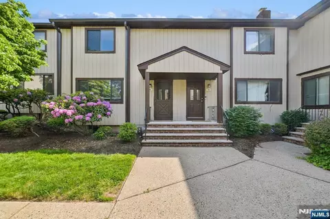 38 Park St #11C, Florham Park, NJ 07932