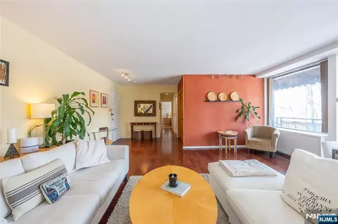 1 Horizon Rd #403, Fort Lee, NJ 07024