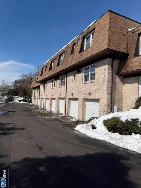 184 S Washington Ave #A6, Bergenfield, NJ 07621