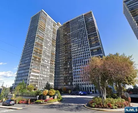 300 Winston #210, Cliffside Park, NJ 07010