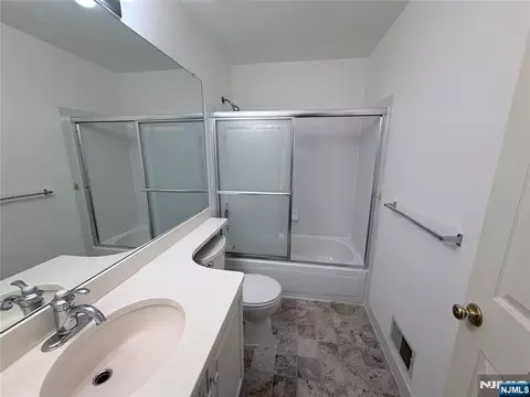 Bath - 123 Bobolink Ct, Wayne, NJ 07470 photo 6 of 6