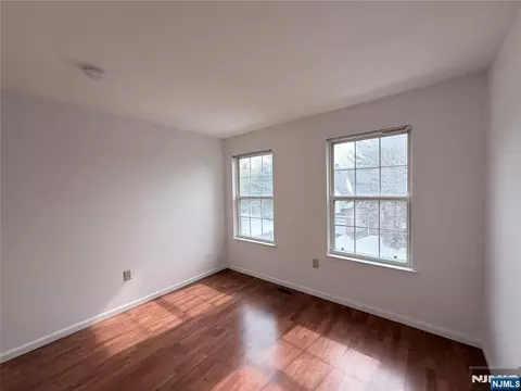 Bedroom - 123 Bobolink Ct, Wayne, NJ 07470 photo 2 of 4