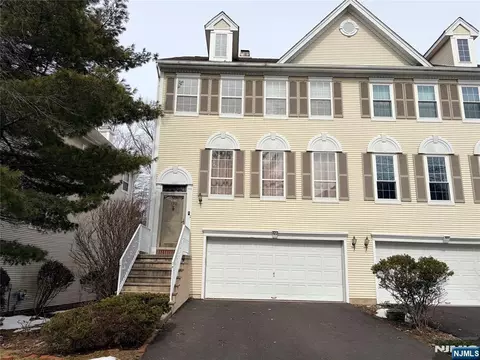 123 Bobolink Ct, Wayne, NJ 07470