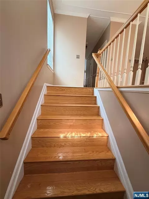 Entry Way - 123 Bobolink Ct, Wayne, NJ 07470 photo 1 of 2
