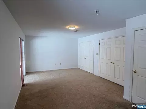 Bedroom - 123 Bobolink Ct, Wayne, NJ 07470 photo 4 of 4