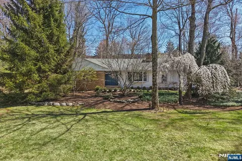 132 Dimmig Rd, Saddle River, NJ 07458