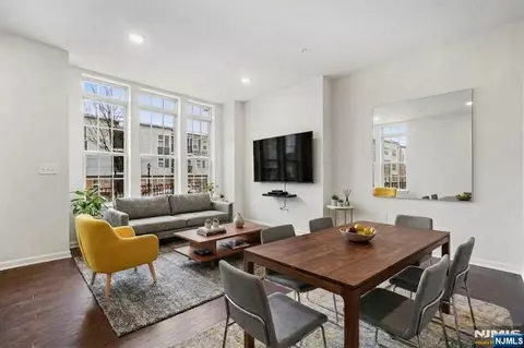 68 Leahy Dr #4904, Wood Ridge, NJ 07075