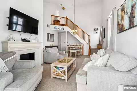 1317 Paddington Rd, Mahwah, NJ 07430