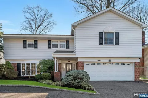 460 New Bridge Rd, Bergenfield, NJ 07621