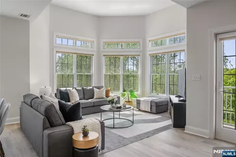 1415 Windsor Park Ct #415, Englewood, NJ 07631