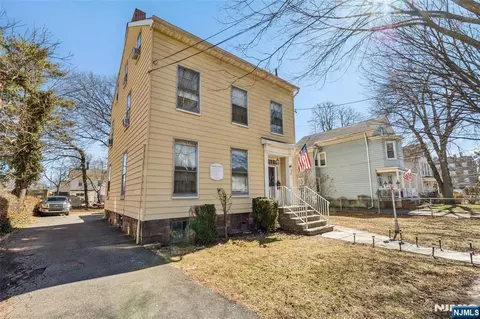 27 Oakland Ave, Bloomfield, NJ 07003