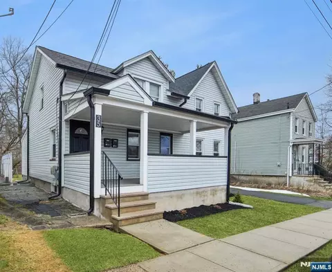 35 Hickory St, Bloomfield, NJ 07003