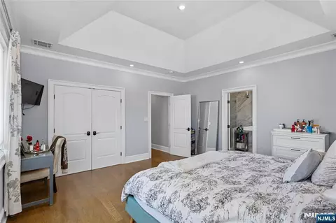 Bedroom - 537 Spring Valley Rd, Paramus, NJ 07652 photo 4 of 6