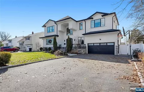 Exterior - 537 Spring Valley Rd, Paramus, NJ 07652 photo 4 of 4