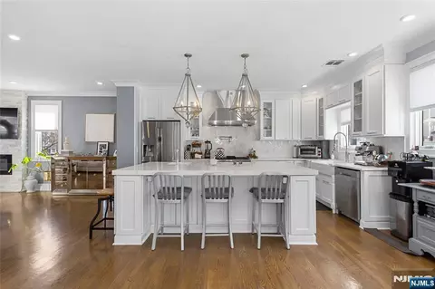 Kitchen - 537 Spring Valley Rd, Paramus, NJ 07652 photo 2 of 4