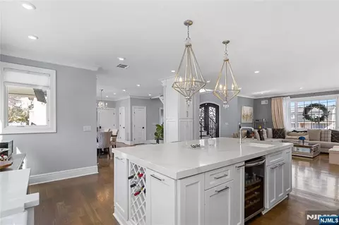Kitchen - 537 Spring Valley Rd, Paramus, NJ 07652 photo 3 of 4